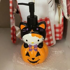 Halloween Hello kitty black cat ceramic soap/lotion dispenser. *Brand New*
